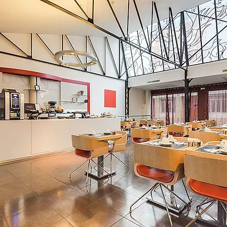 Pavillon Nation 3* Paris