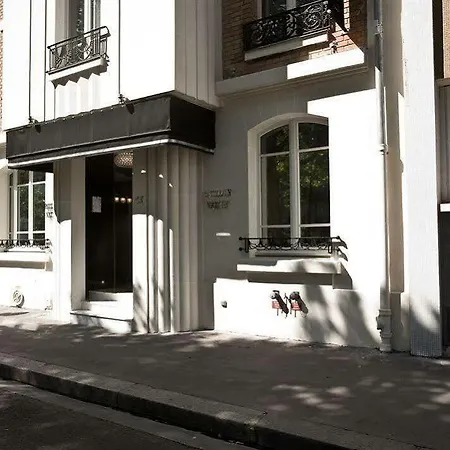Hotel Pavillon Nation 3*