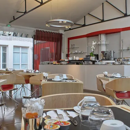 Pavillon Nation Hotel 3*