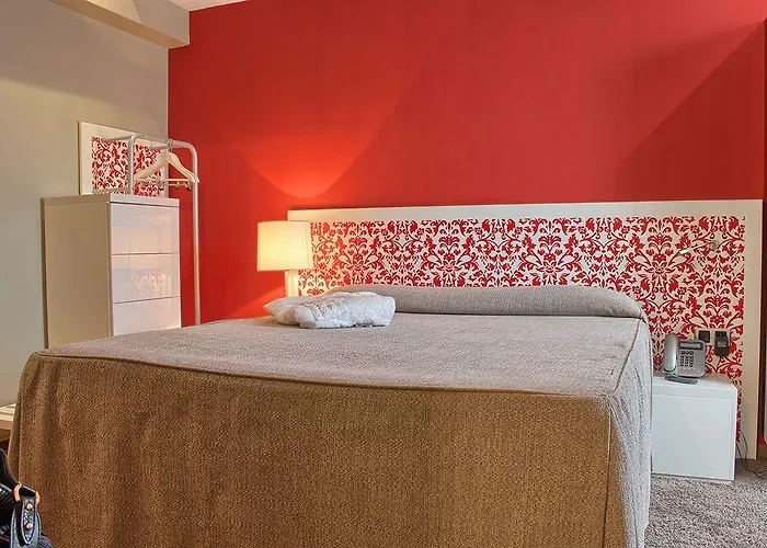Hotel Pavillon Nation 3*