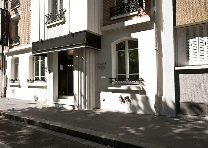 Hotel Pavillon Nation 3*